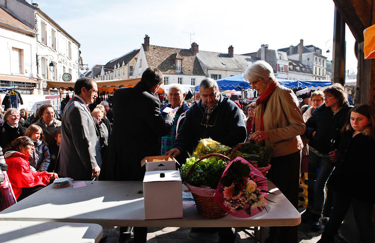 Paniers garnis au marché 